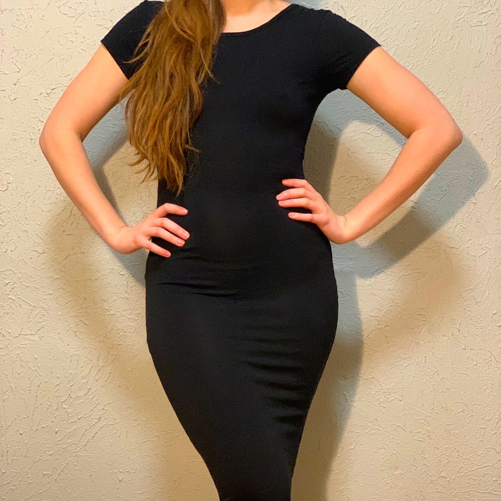 Bodycon Short Sleeve Midi Black Dress